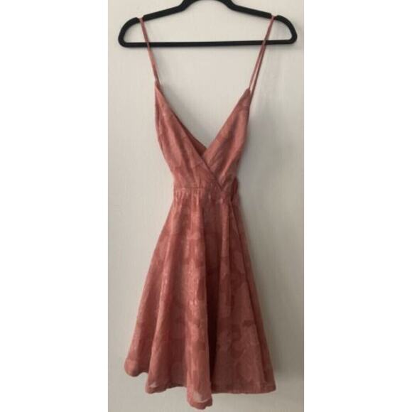 Lulu’s  Mini Dress Days Of Beauty Dusty Rose Size Small New With Tags Size XS - Picture 4 of 9